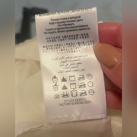 NWT BCBG Maxazria Percy White Sequin Scalloped Miniskirt SZ XSmall! - Picture 9 of 9